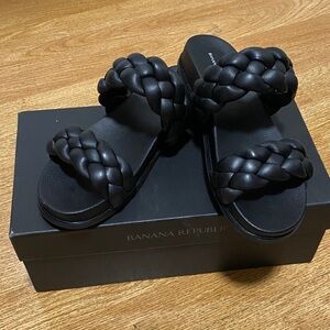 NWB Banana Republic black sandal